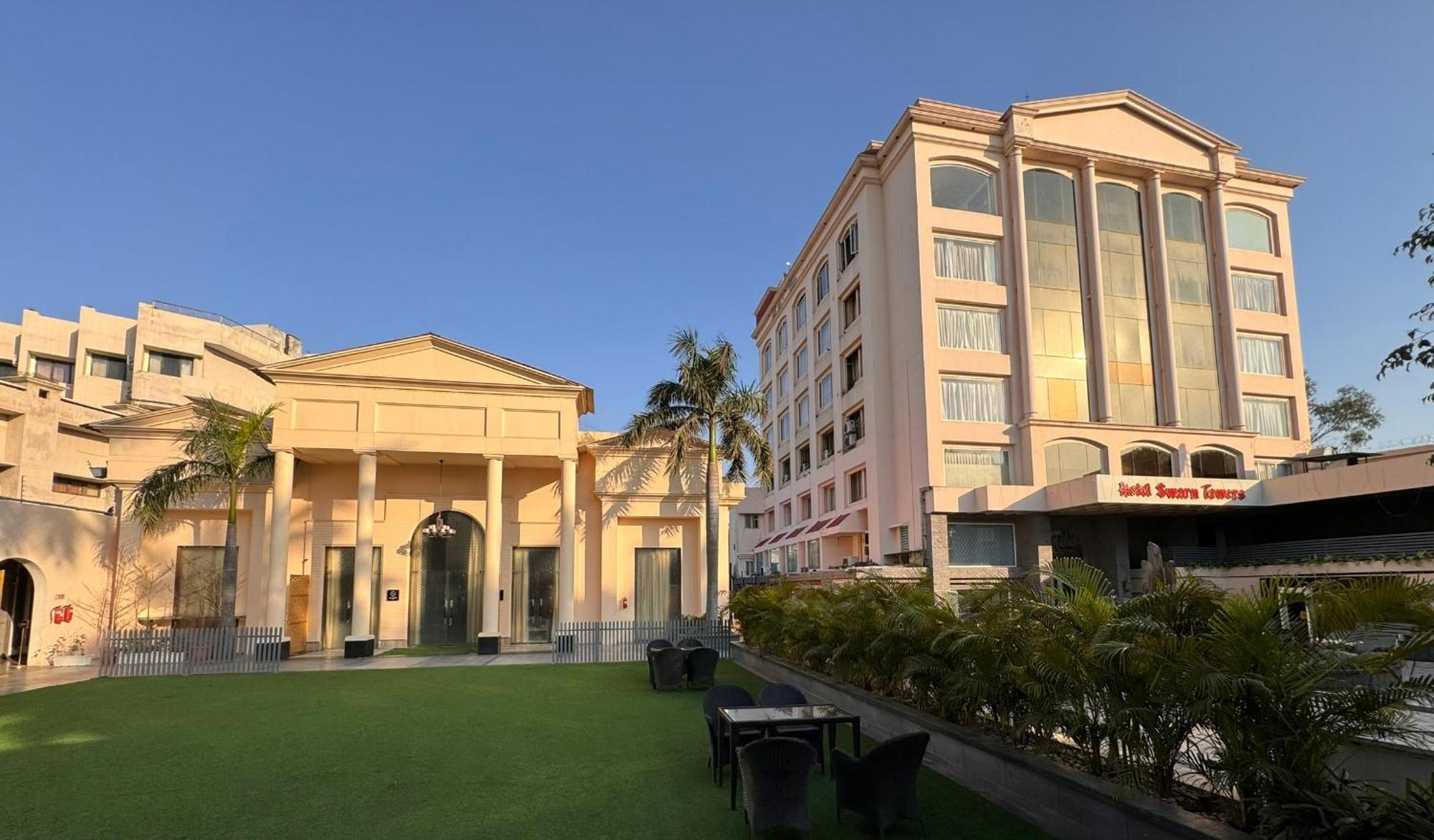 Hotel Swarn Towers Bareli Exterior foto