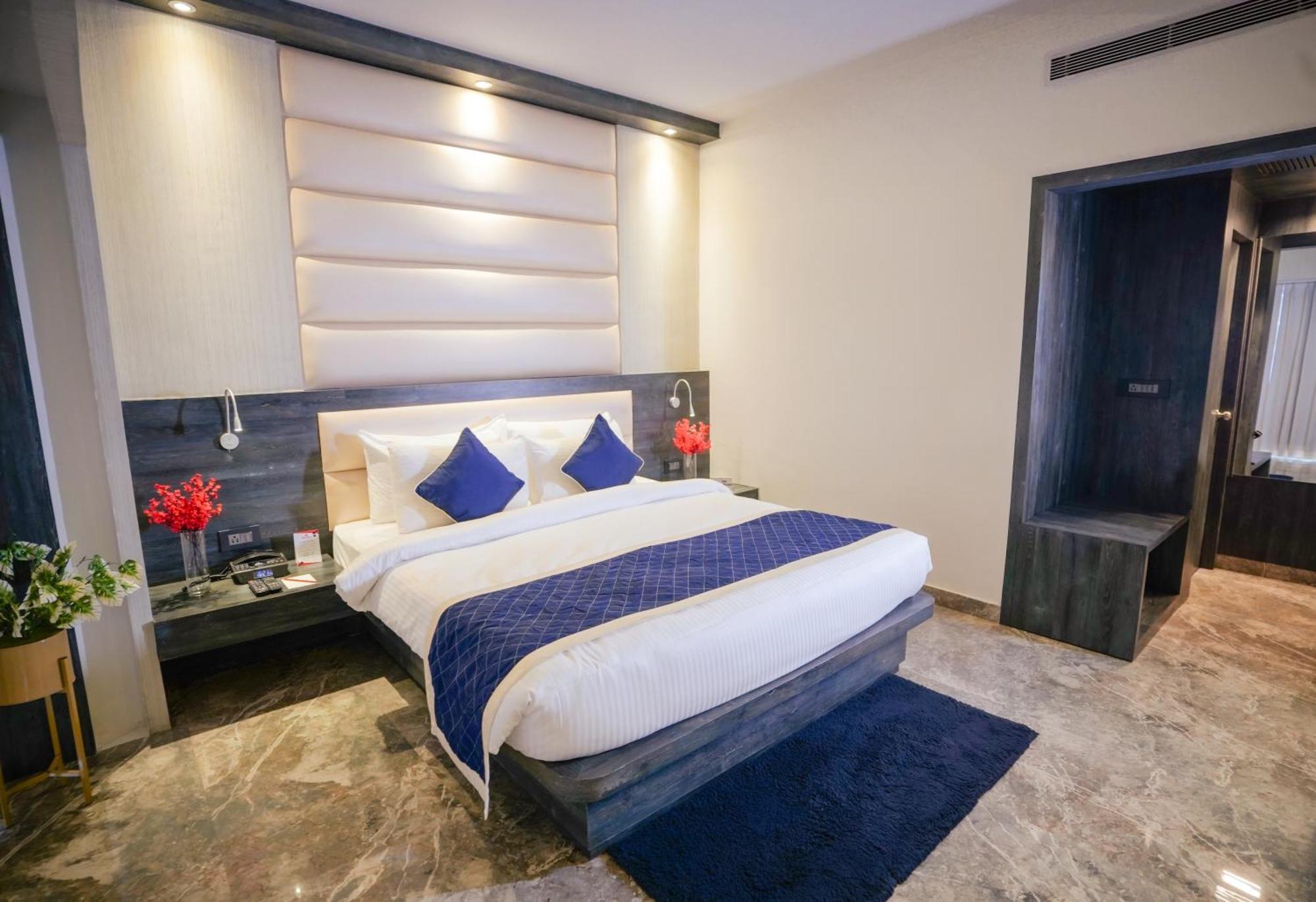 Hotel Swarn Towers Bareli Exterior foto