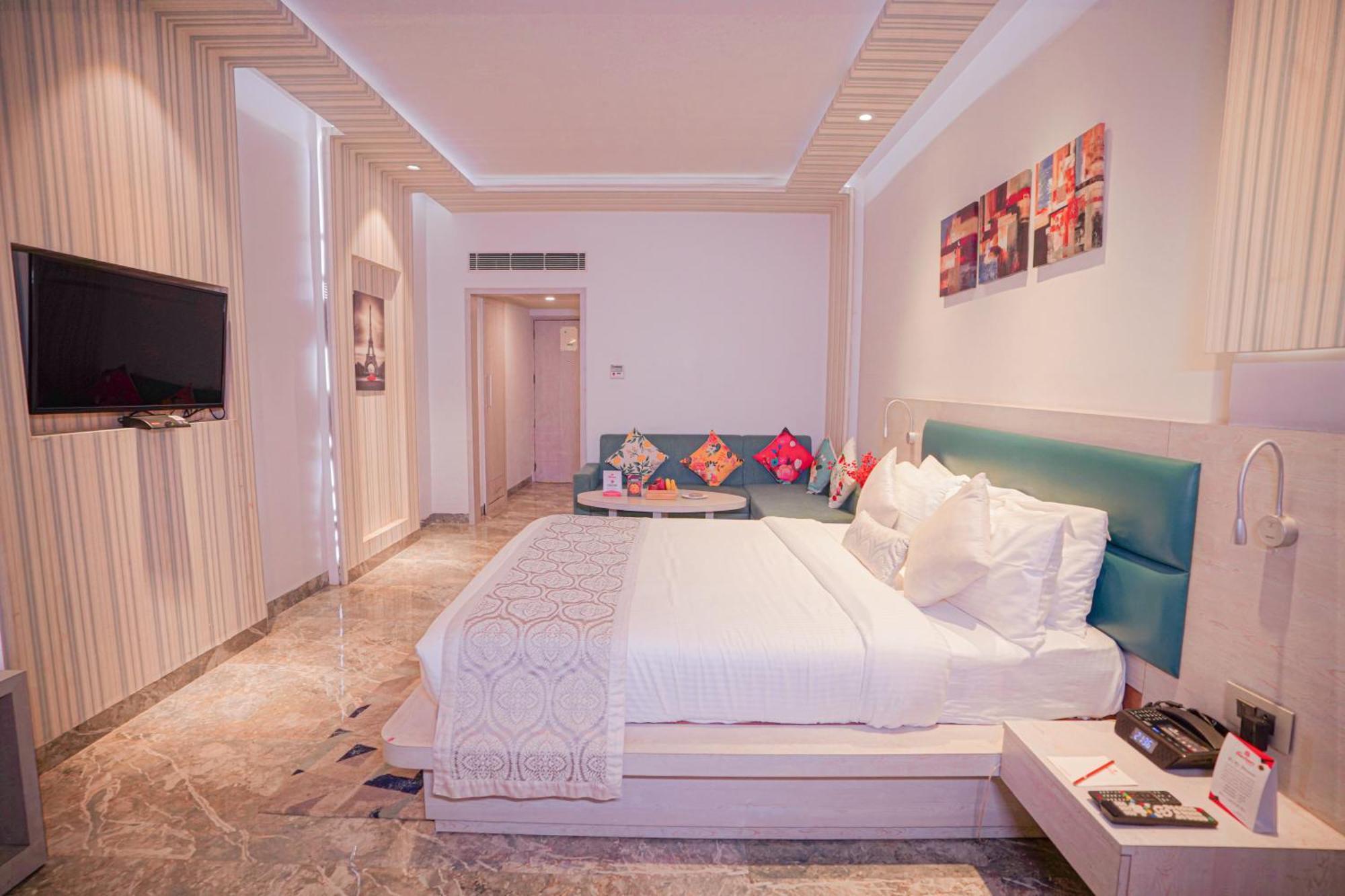 Hotel Swarn Towers Bareli Exterior foto